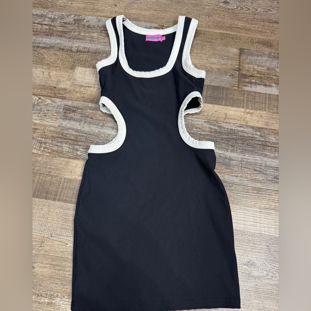 Edikted Black and White Ribbed Top